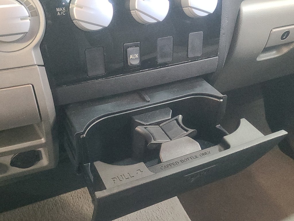 Toyota Tundra 2WD Truck Vehicle Image 31