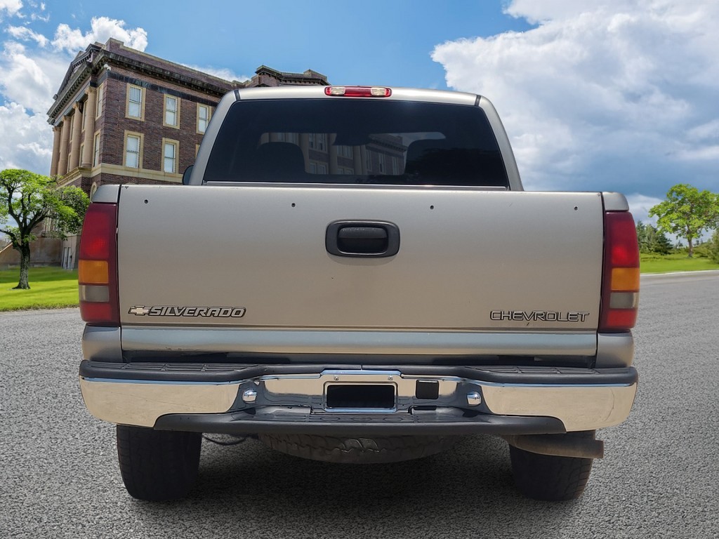 Chevrolet Silverado 1500 Vehicle Image 4