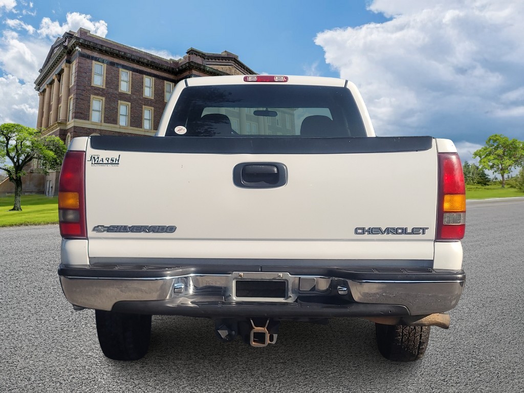 Chevrolet Silverado 2500 Vehicle Image 4