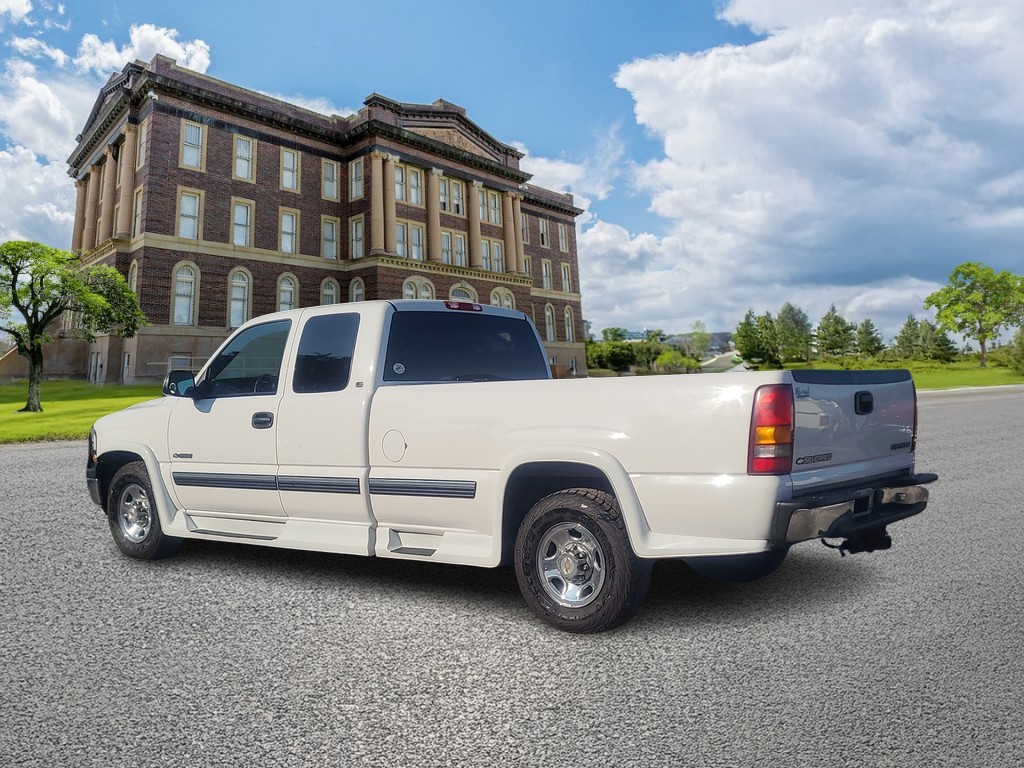 Chevrolet Silverado 2500 Vehicle Image 5
