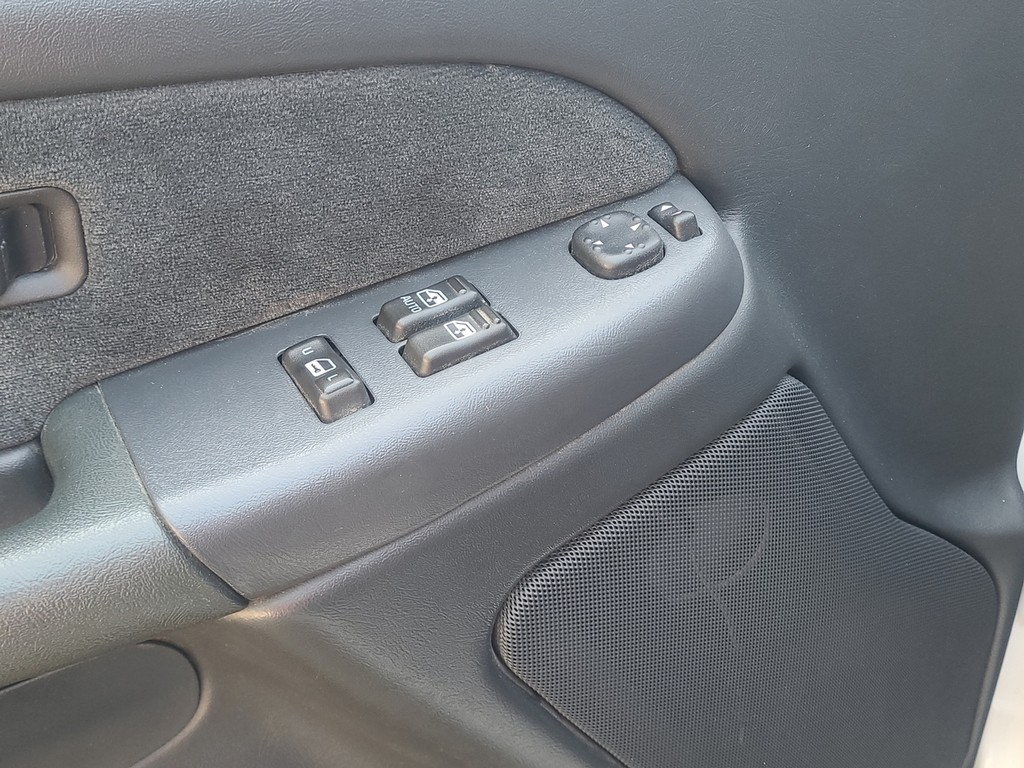 Chevrolet Silverado 2500 Vehicle Image 23