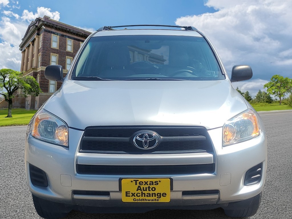 Toyota RAV4 Vehicle Image 9
