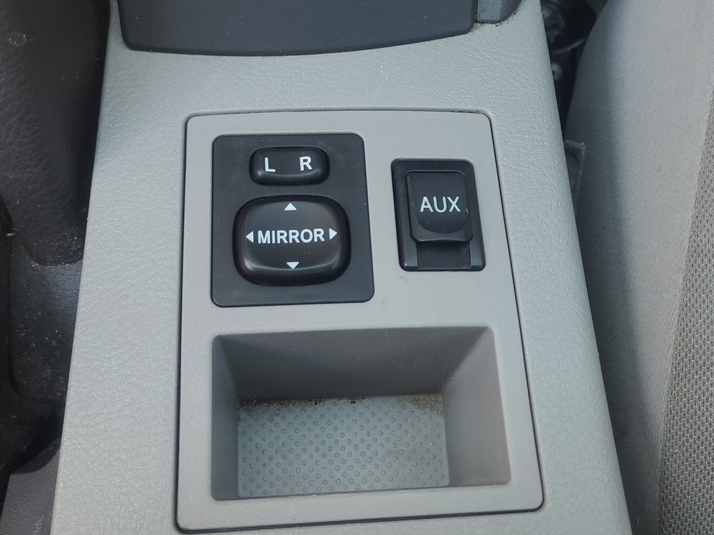 Toyota RAV4 Vehicle Image 10