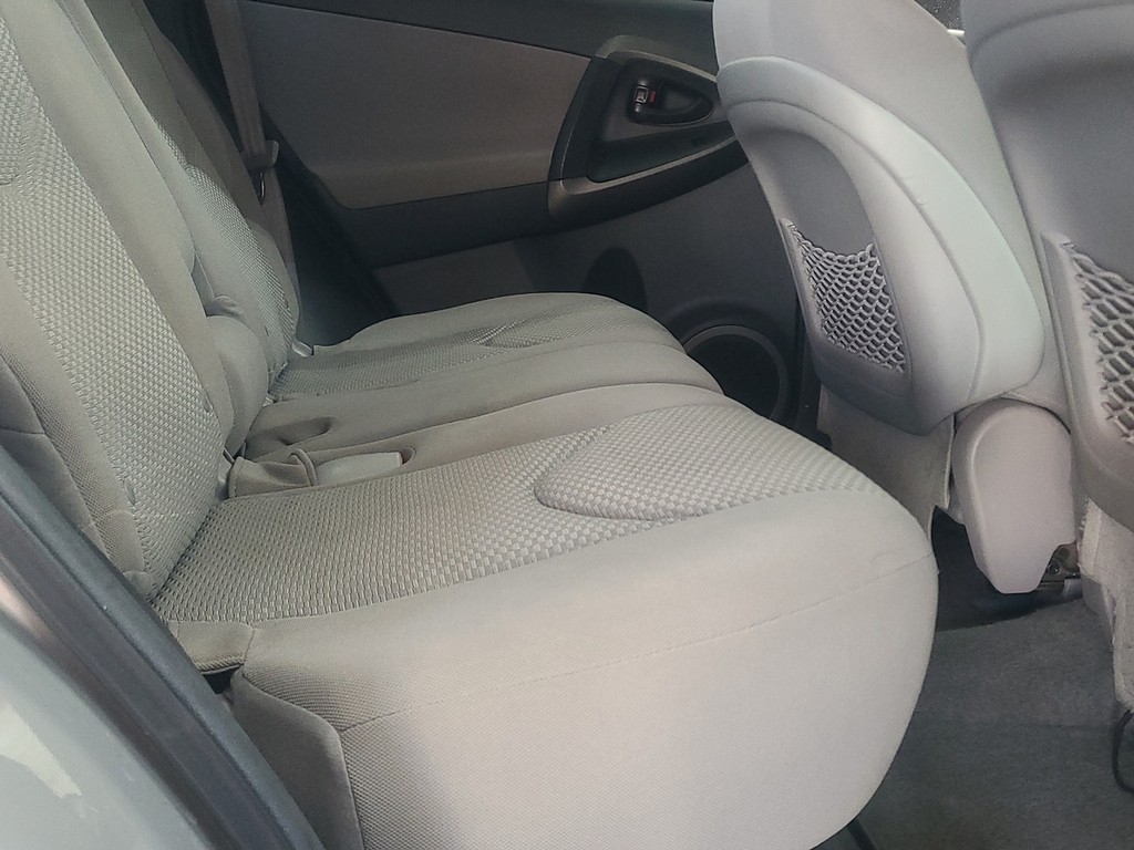 Toyota RAV4 Vehicle Image 11