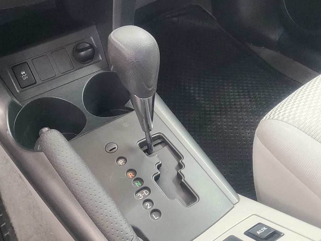 Toyota RAV4 Vehicle Image 16