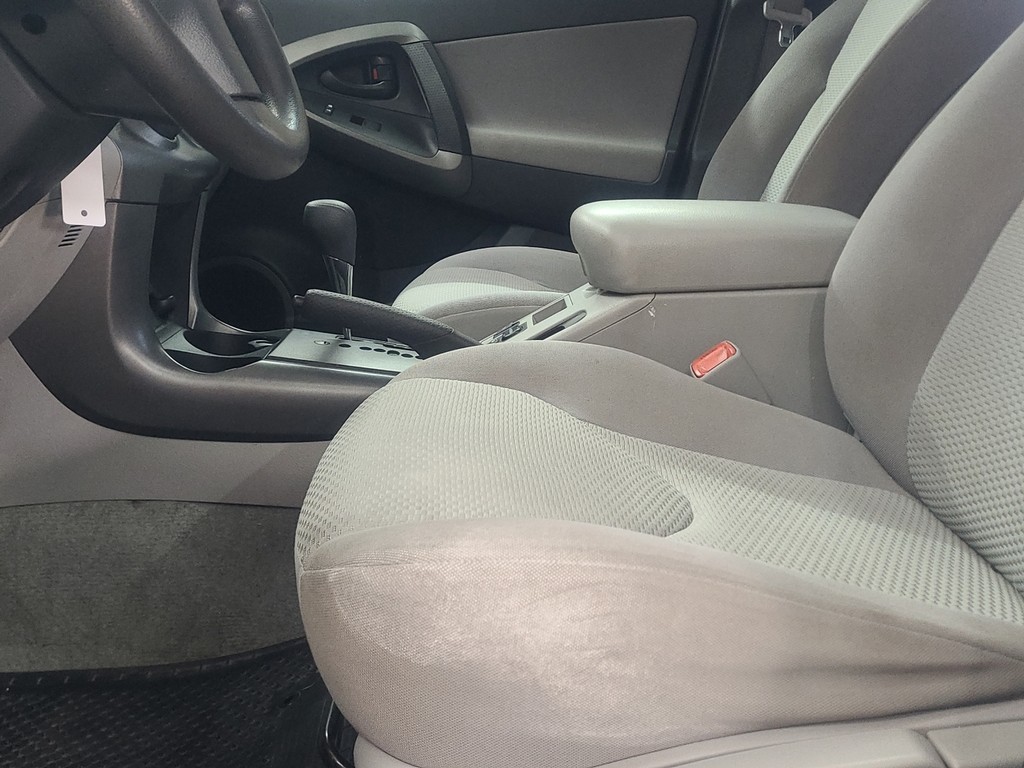 Toyota RAV4 Vehicle Image 19