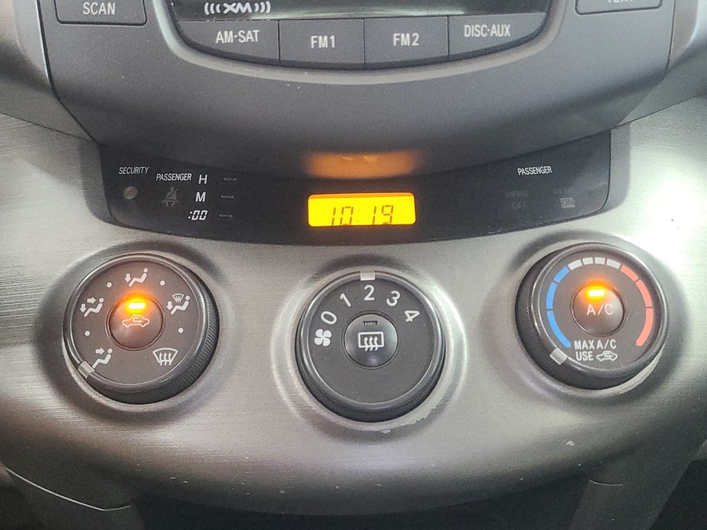 Toyota RAV4 Vehicle Image 28
