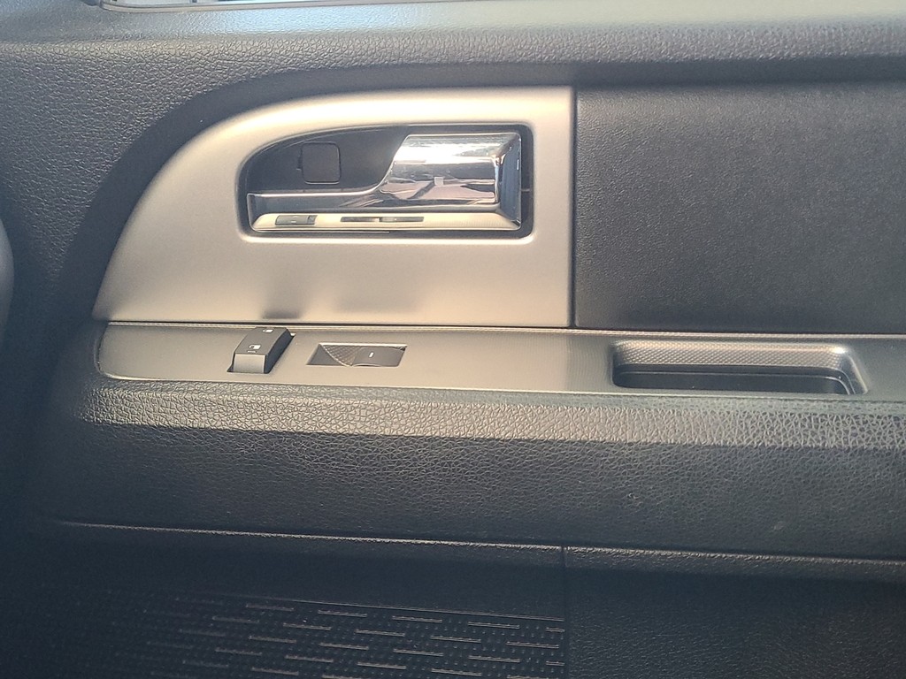 Ford Expedition Vehicle Image 24