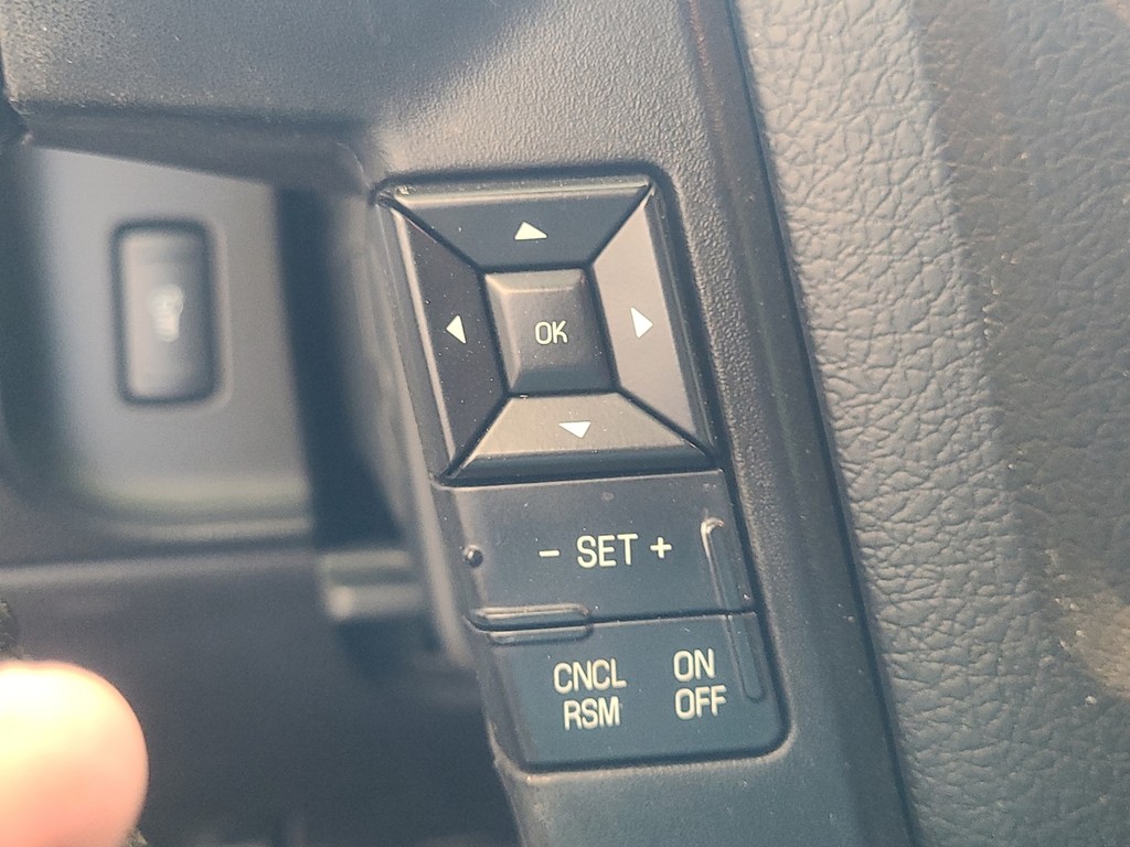 Ford Expedition Vehicle Image 26