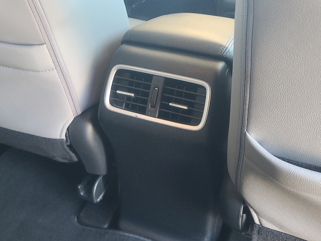 Honda CR-V Vehicle Image 13