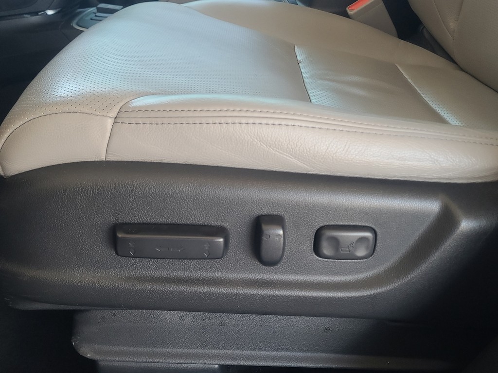 Honda CR-V Vehicle Image 22