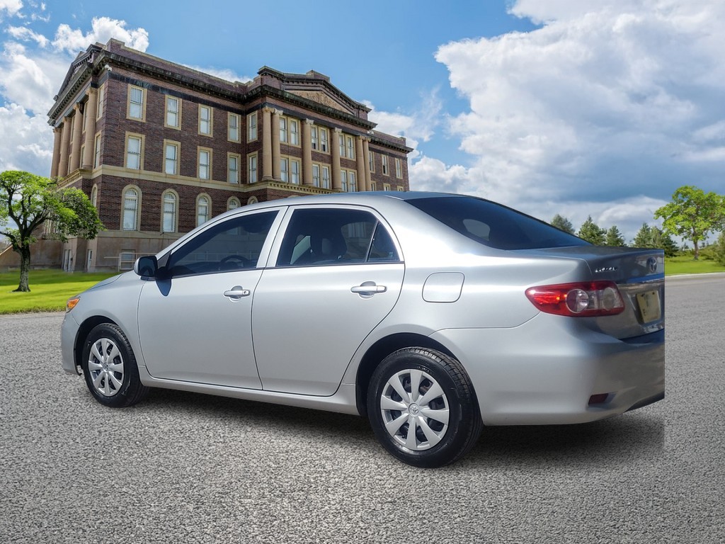 Toyota Corolla Vehicle Image 6