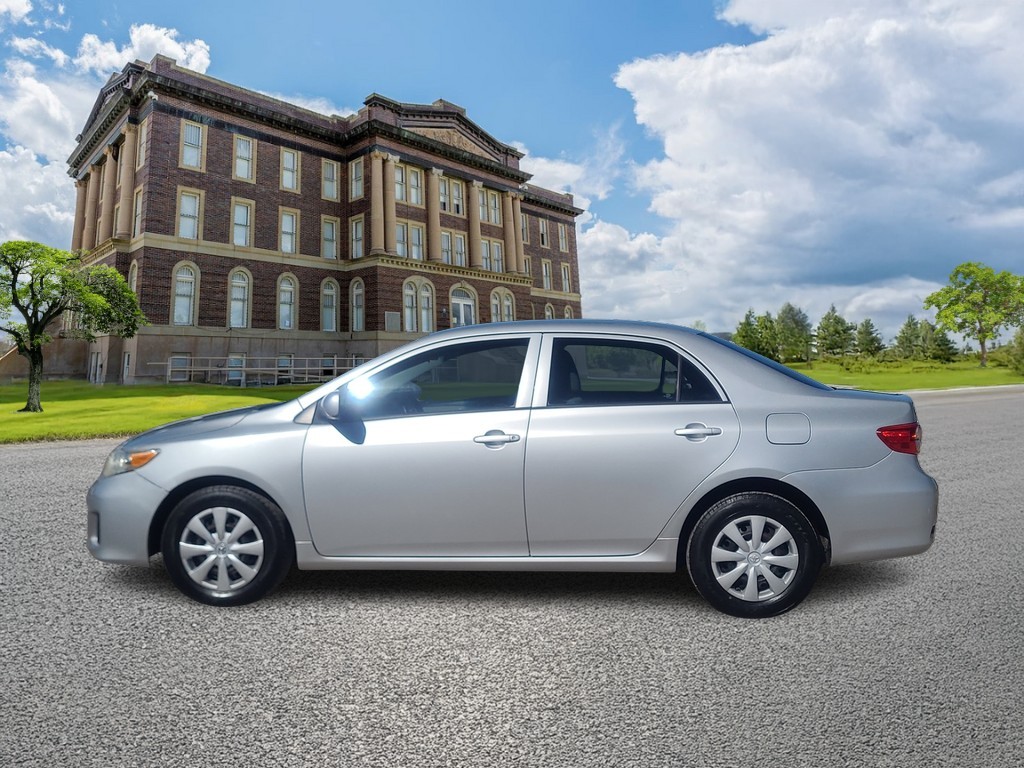 Toyota Corolla Vehicle Image 7