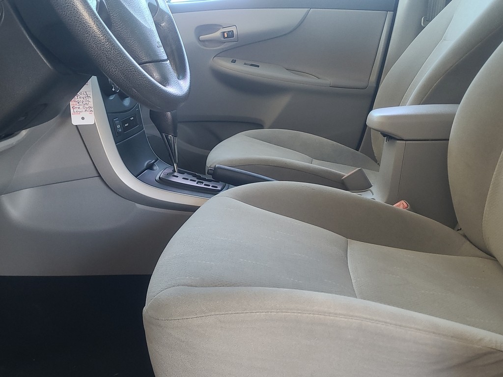 Toyota Corolla Vehicle Image 21