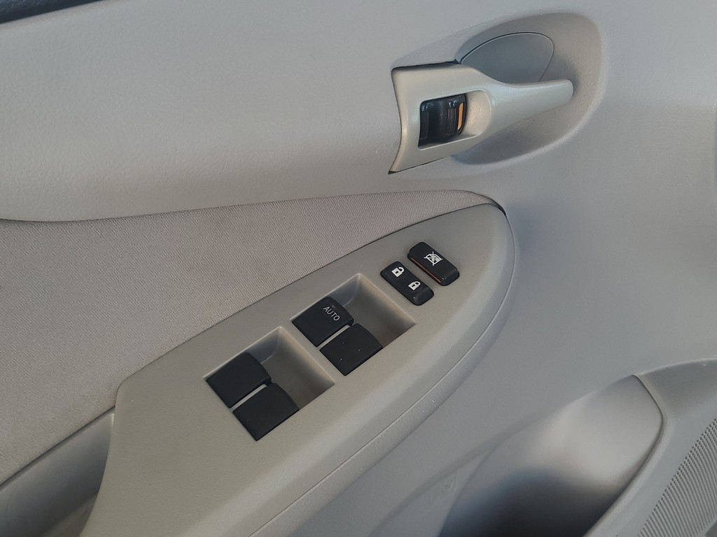 Toyota Corolla Vehicle Image 23