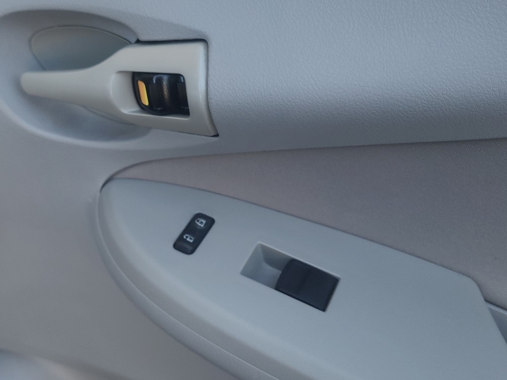 Toyota Corolla Vehicle Image 24