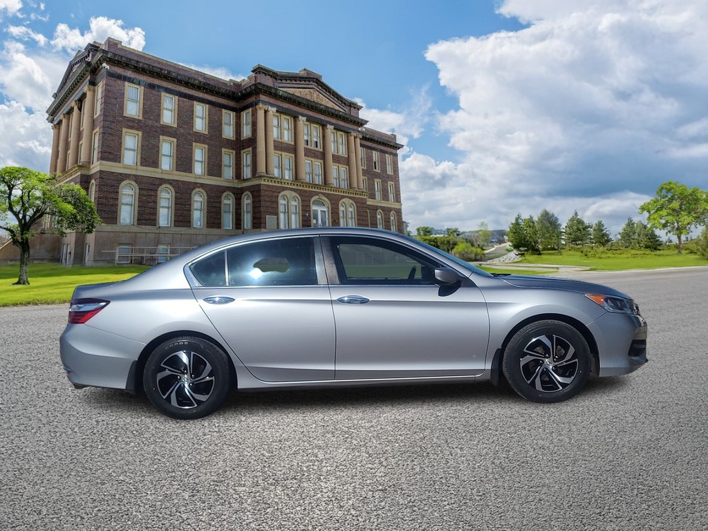 Honda Accord Sedan Vehicle Image 2