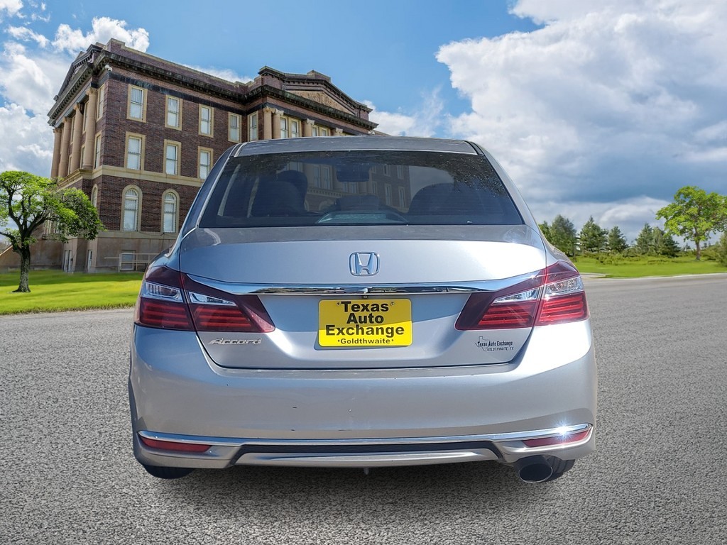 Honda Accord Sedan Vehicle Image 4