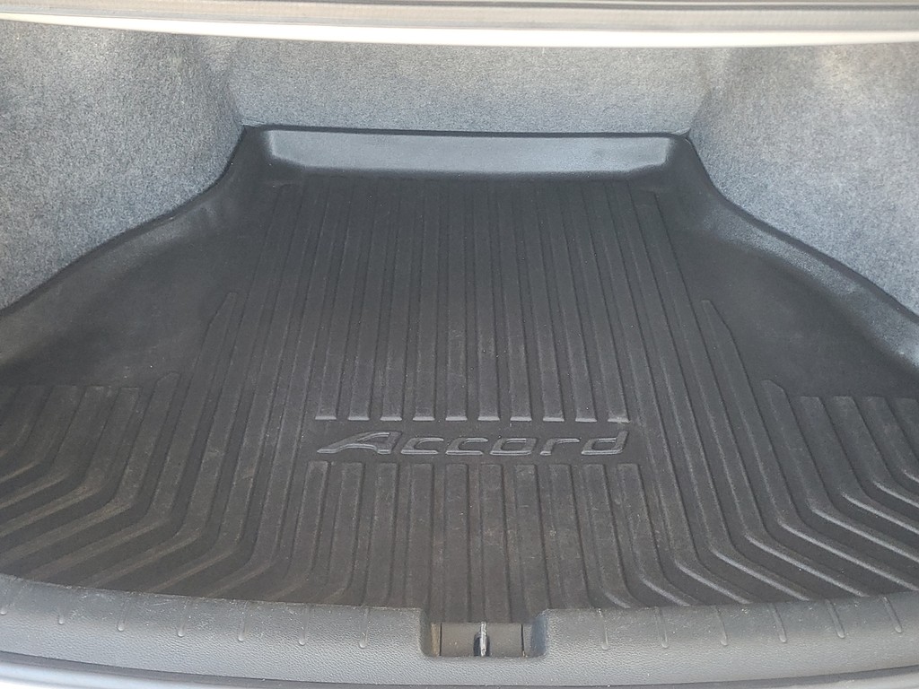 Honda Accord Sedan Vehicle Image 10