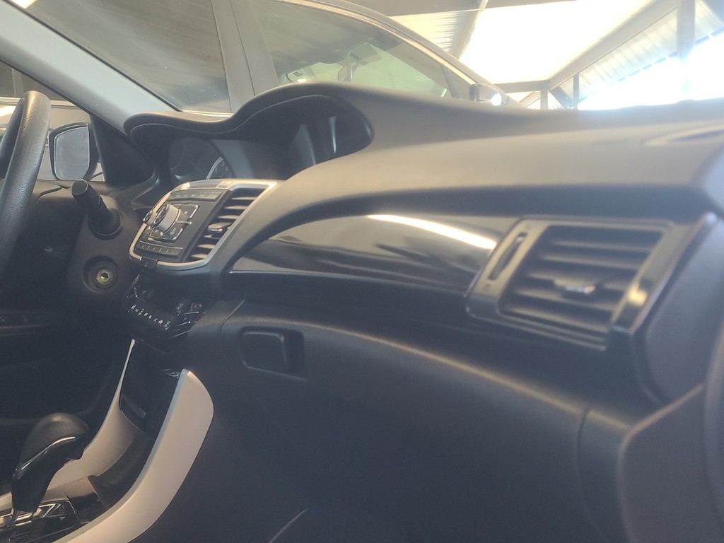 Honda Accord Sedan Vehicle Image 13