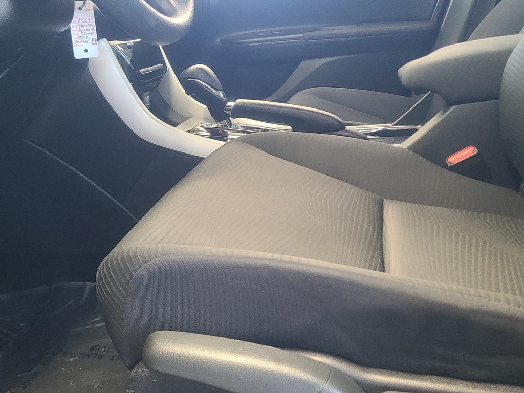 Honda Accord Sedan Vehicle Image 19