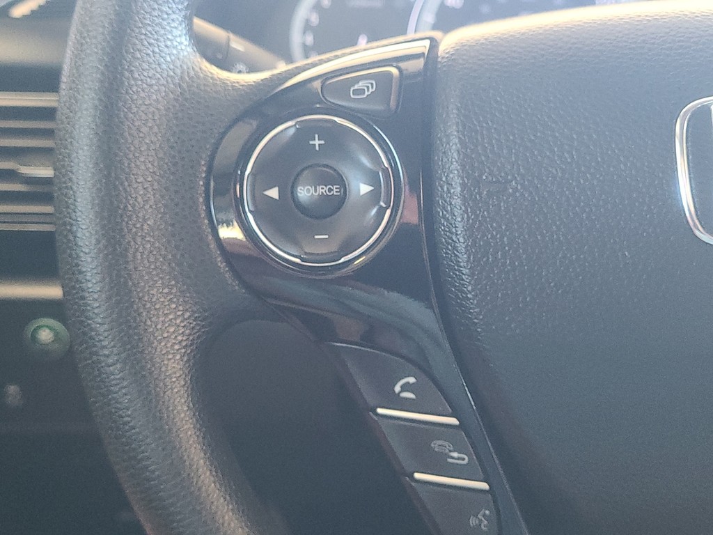 Honda Accord Sedan Vehicle Image 24