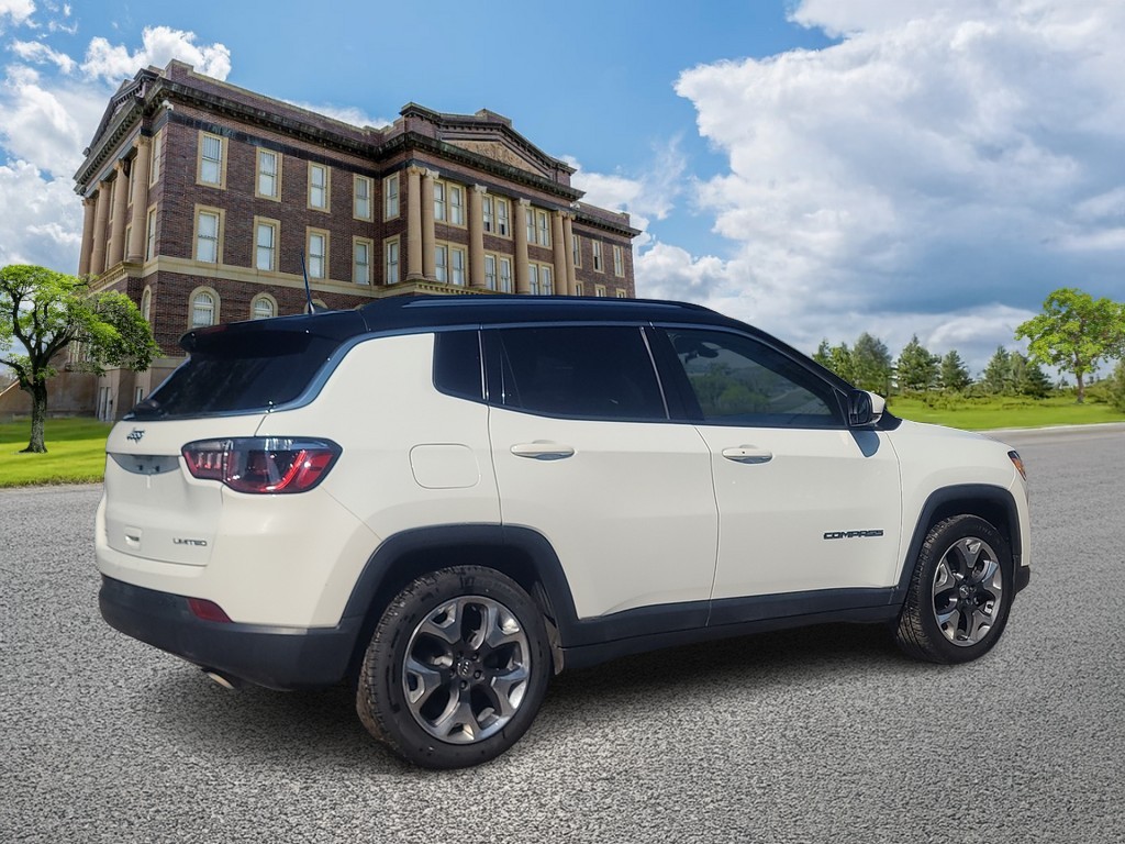 Jeep Compass Vehicle Image 3