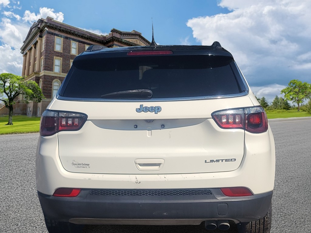 Jeep Compass Vehicle Image 4