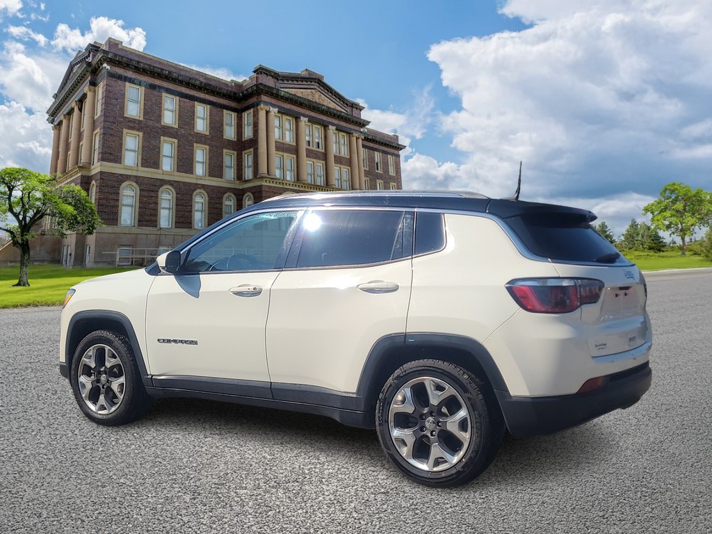 Jeep Compass Vehicle Image 5