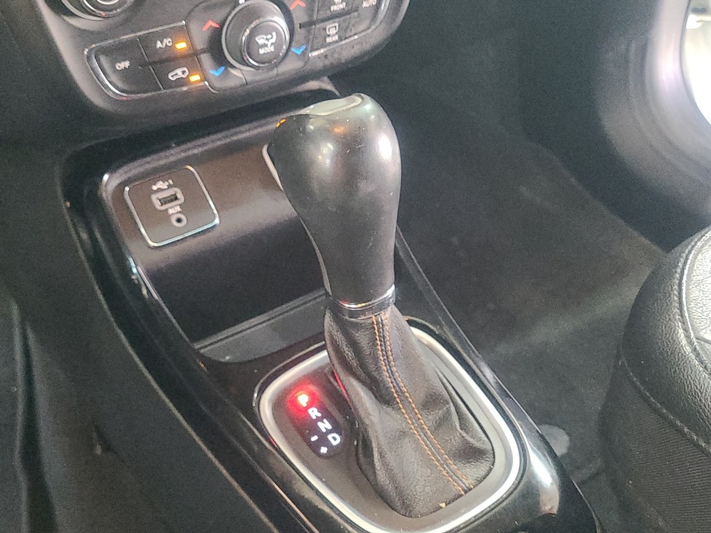 Jeep Compass Vehicle Image 17