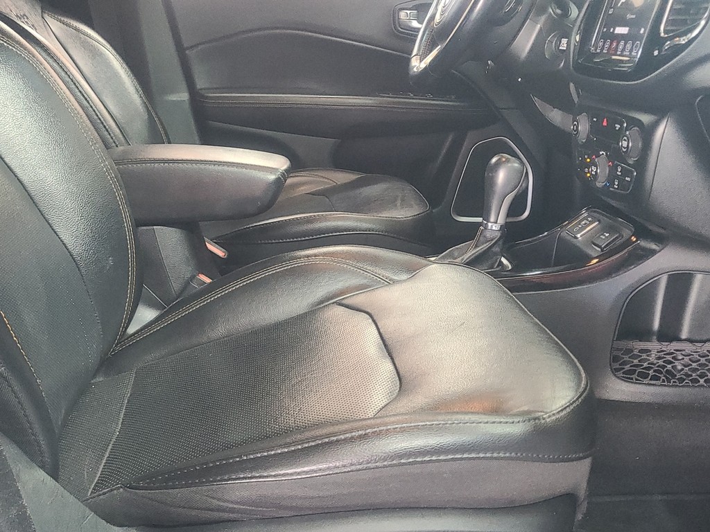 Jeep Compass Vehicle Image 19