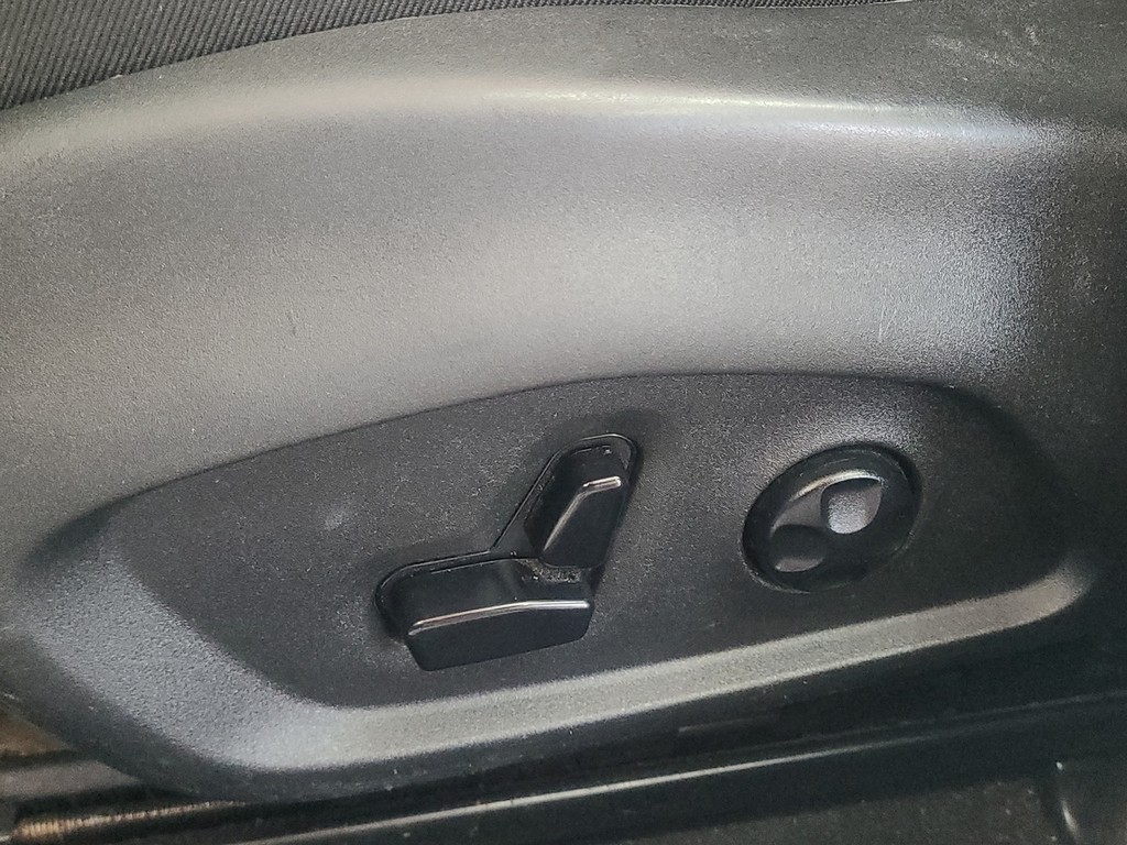 Jeep Compass Vehicle Image 21