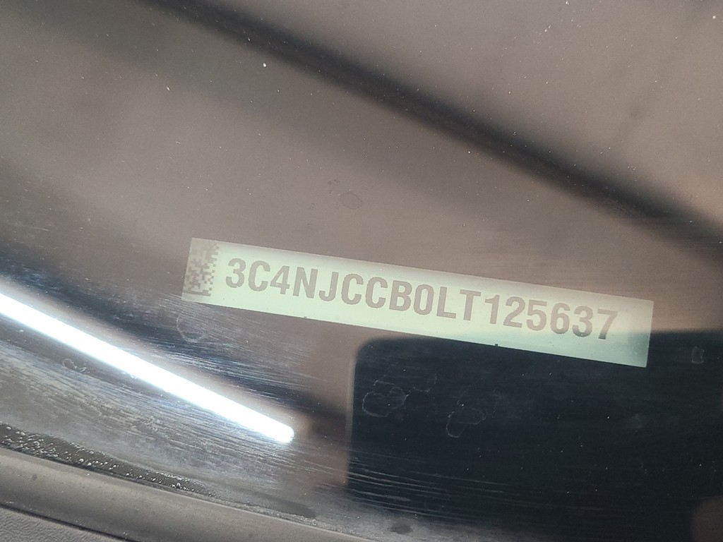 Jeep Compass Vehicle Image 24