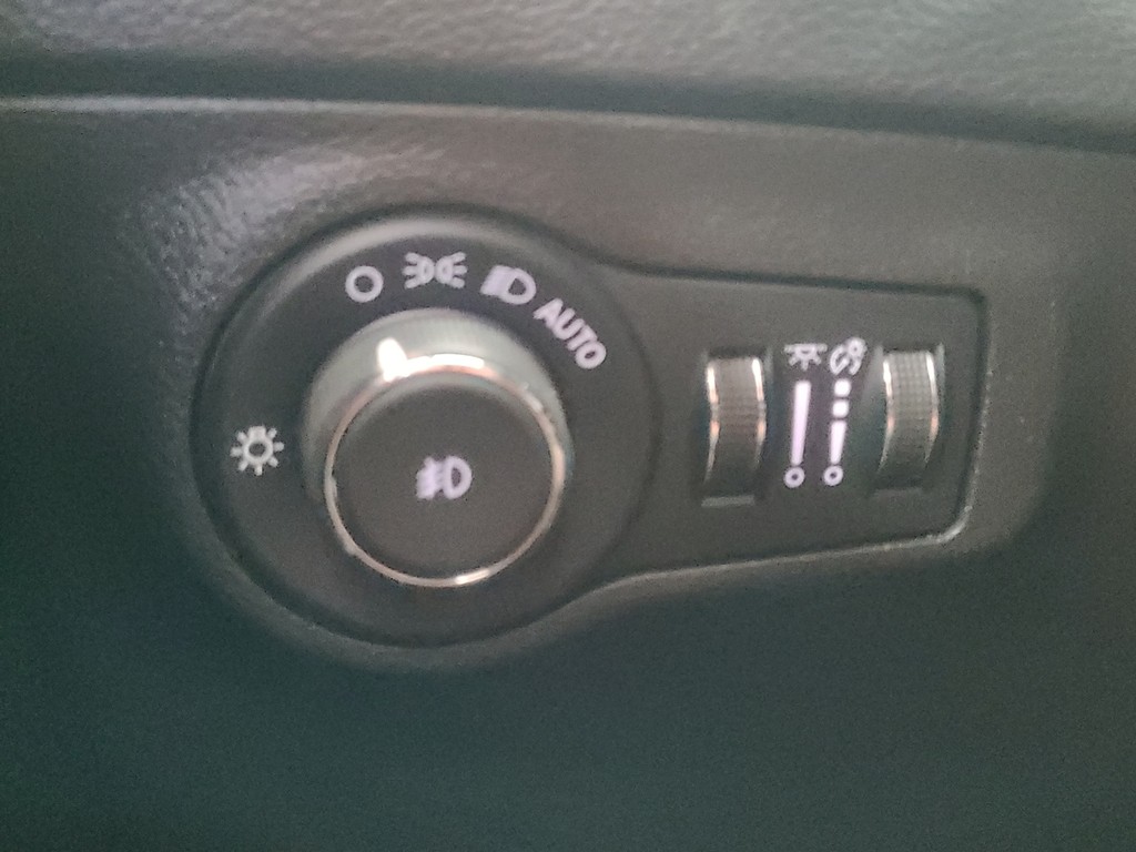 Jeep Compass Vehicle Image 28