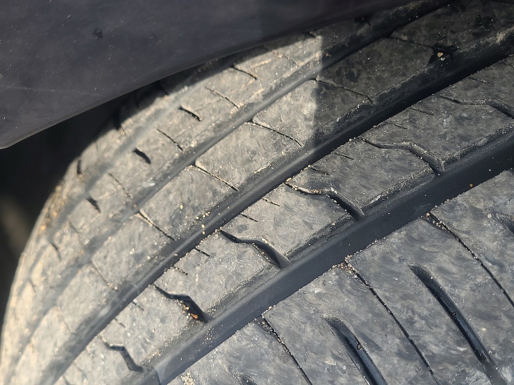 Ford Taurus Vehicle Image 9