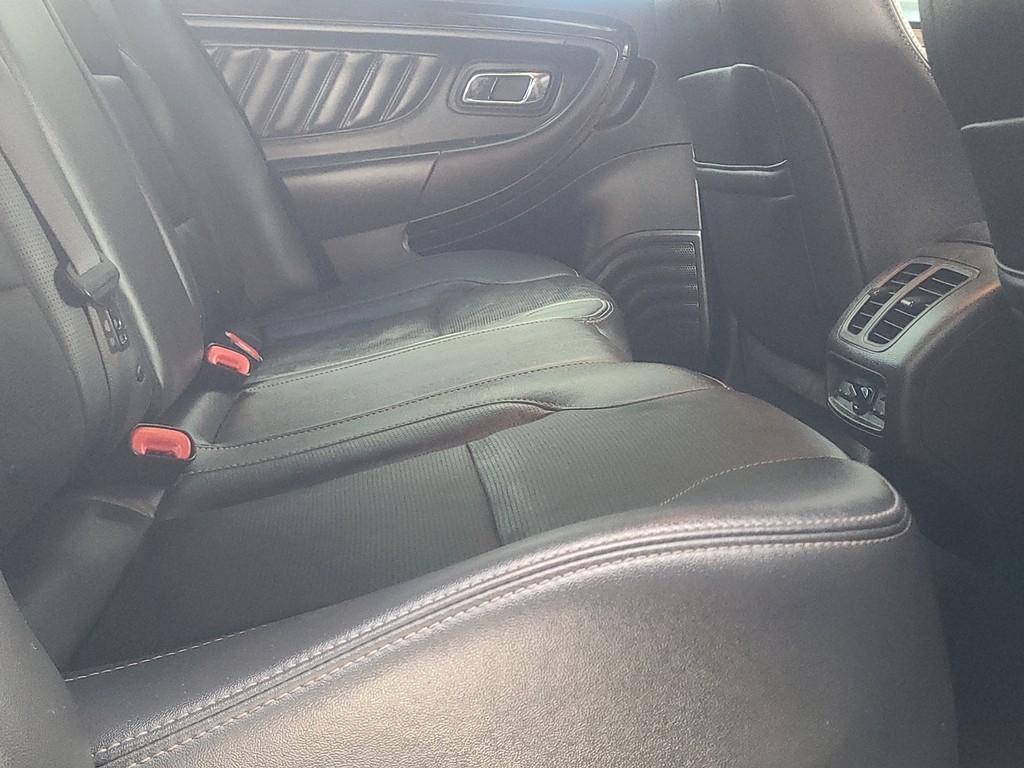 Ford Taurus Vehicle Image 11