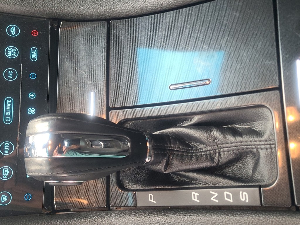 Ford Taurus Vehicle Image 18