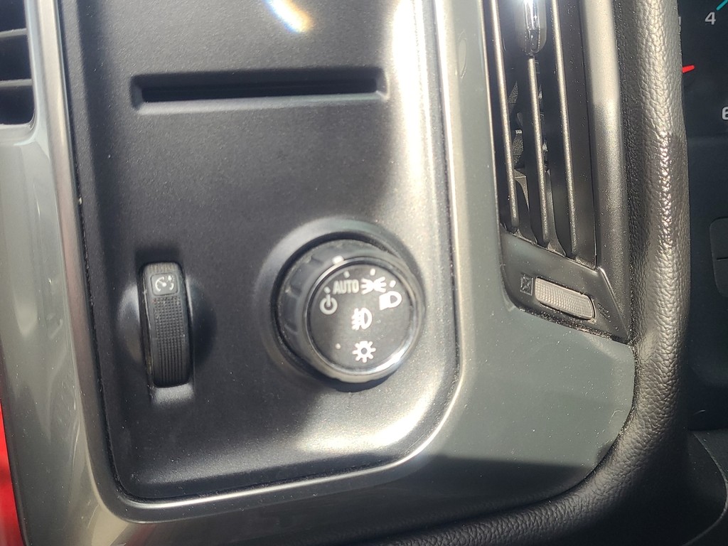 Chevrolet Silverado 1500 Vehicle Full-screen Gallery Image 21