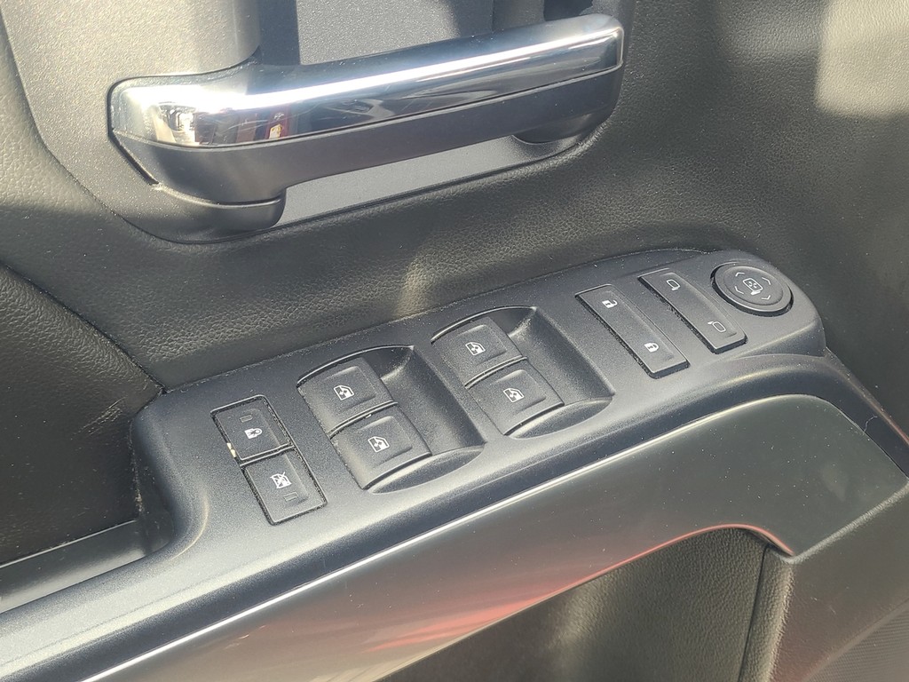 Chevrolet Silverado 1500 Vehicle Full-screen Gallery Image 25