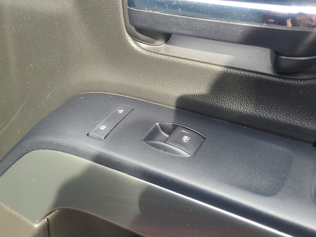 Chevrolet Silverado 1500 Vehicle Full-screen Gallery Image 26