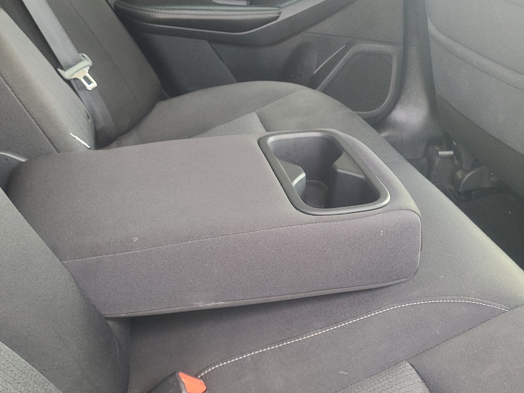 Nissan Altima Vehicle Full-screen Gallery Image 12