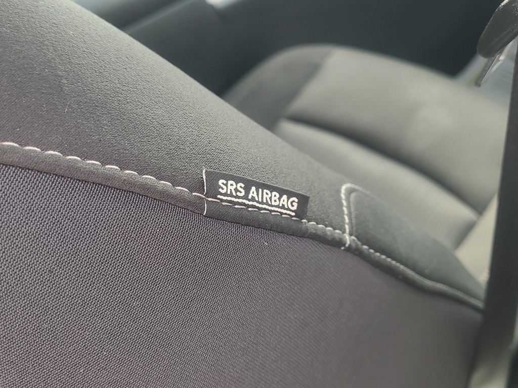 Nissan Altima Vehicle Full-screen Gallery Image 13