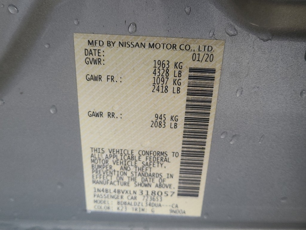 Nissan Altima Vehicle Full-screen Gallery Image 27