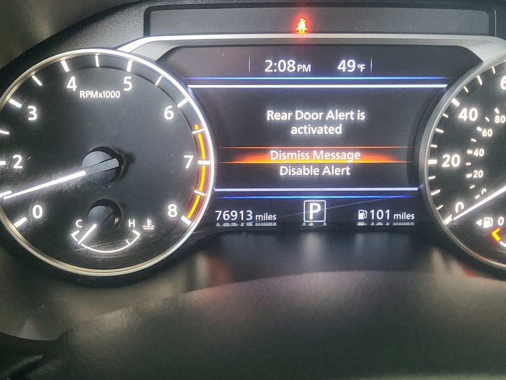 Nissan Altima Vehicle Full-screen Gallery Image 30