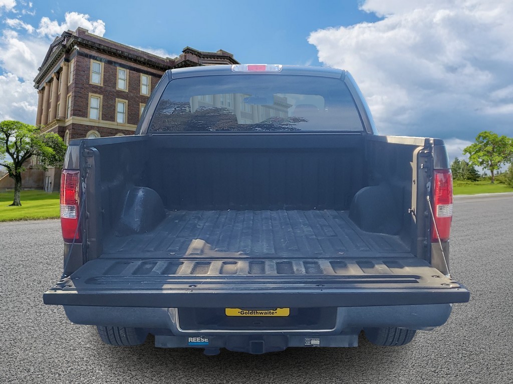 Ford F-150 Vehicle Full-screen Gallery Image 05