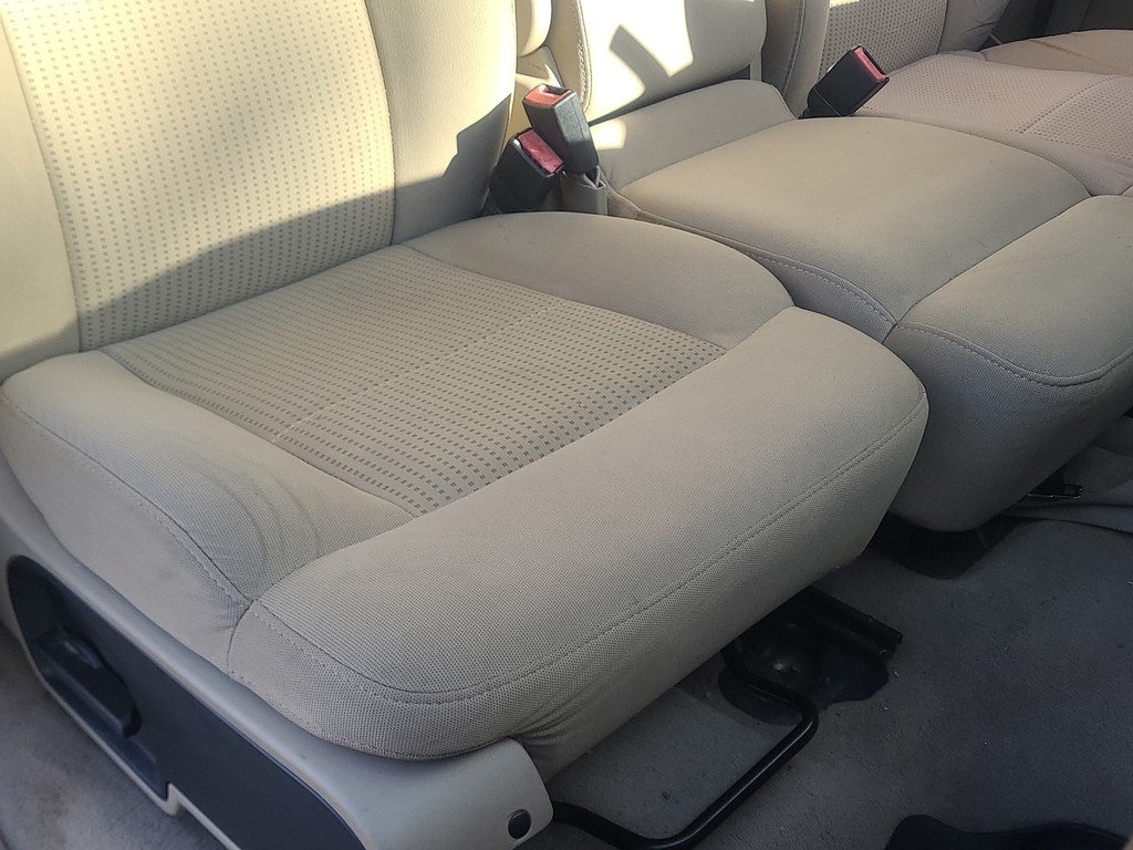 Ford F-150 Vehicle Full-screen Gallery Image 13