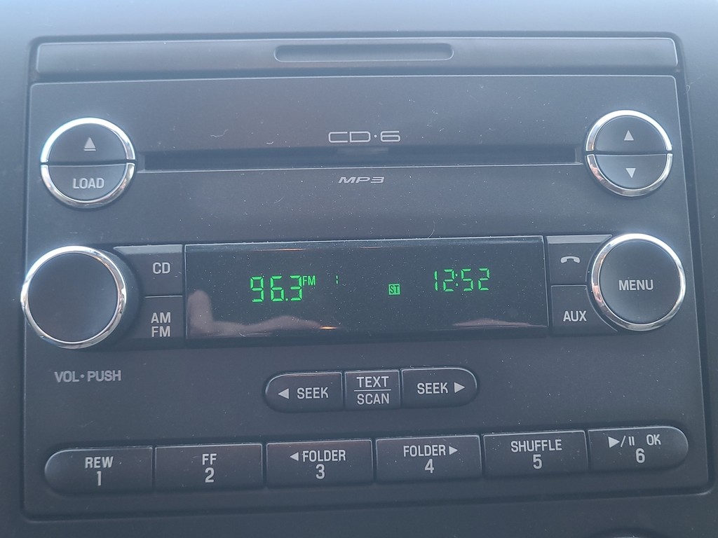 Ford F-150 Vehicle Full-screen Gallery Image 16