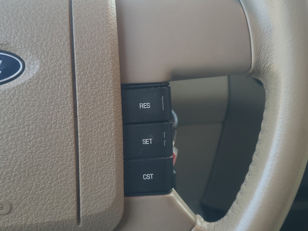 Ford F-150 Vehicle Full-screen Gallery Image 35