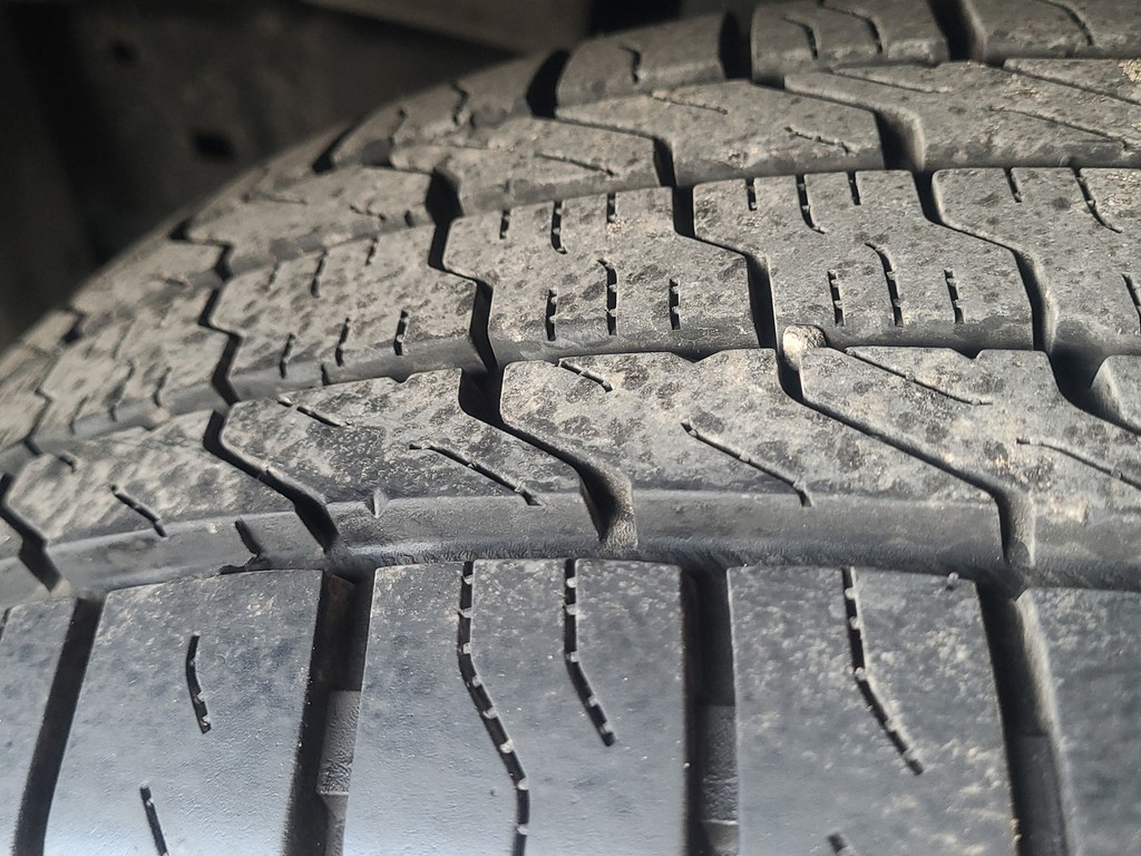 Nissan Frontier Vehicle Full-screen Gallery Image 15