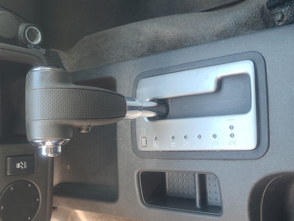 Nissan Frontier Vehicle Full-screen Gallery Image 17